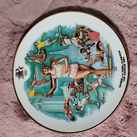 VINTAGE  1984 OLYMPIC GAMES COMMEMORATIVE PLATE SIZE 8 - Picture 2 of 5